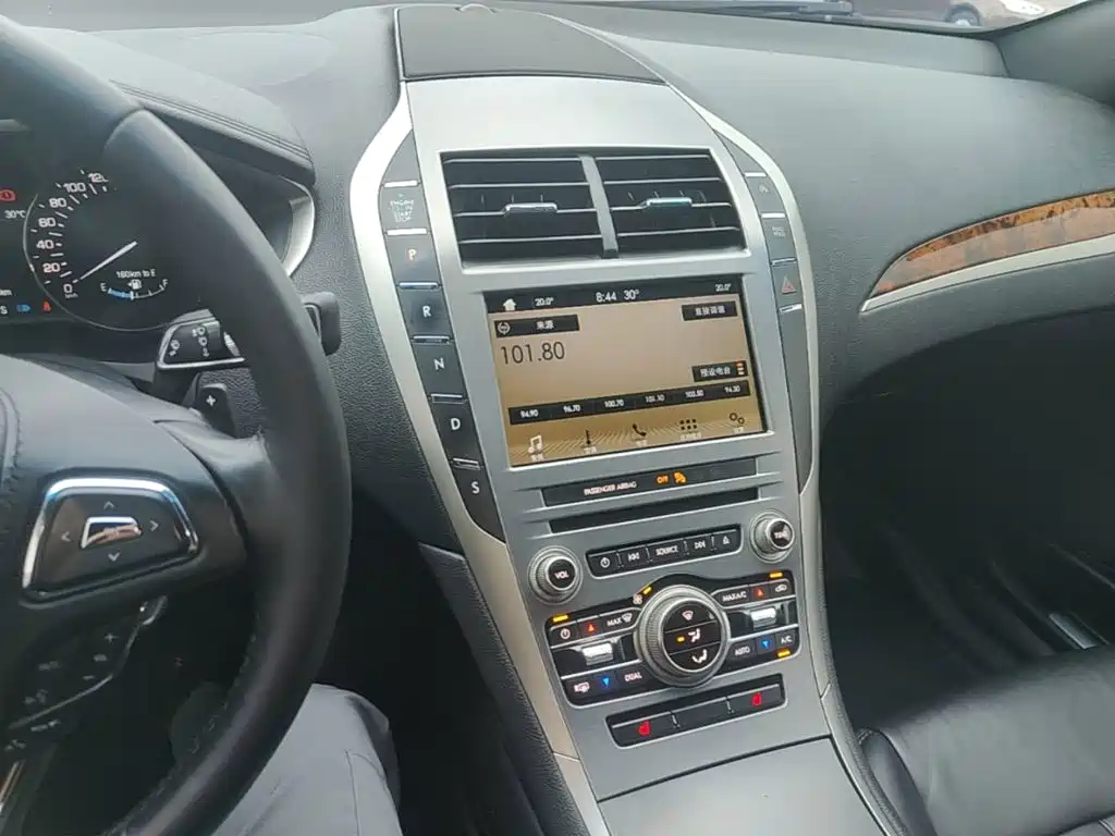 Lincoln MKZ — миниатюра 13
