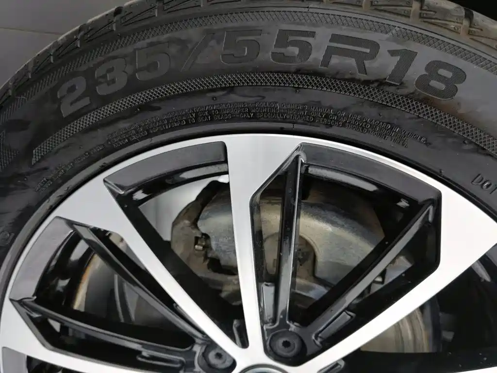 Volkswagen Tiguan L — миниатюра 24