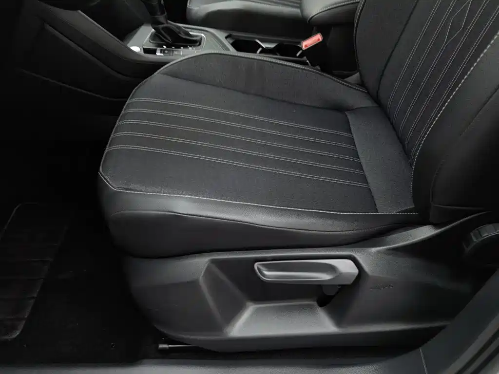 Volkswagen Tiguan L — миниатюра 20