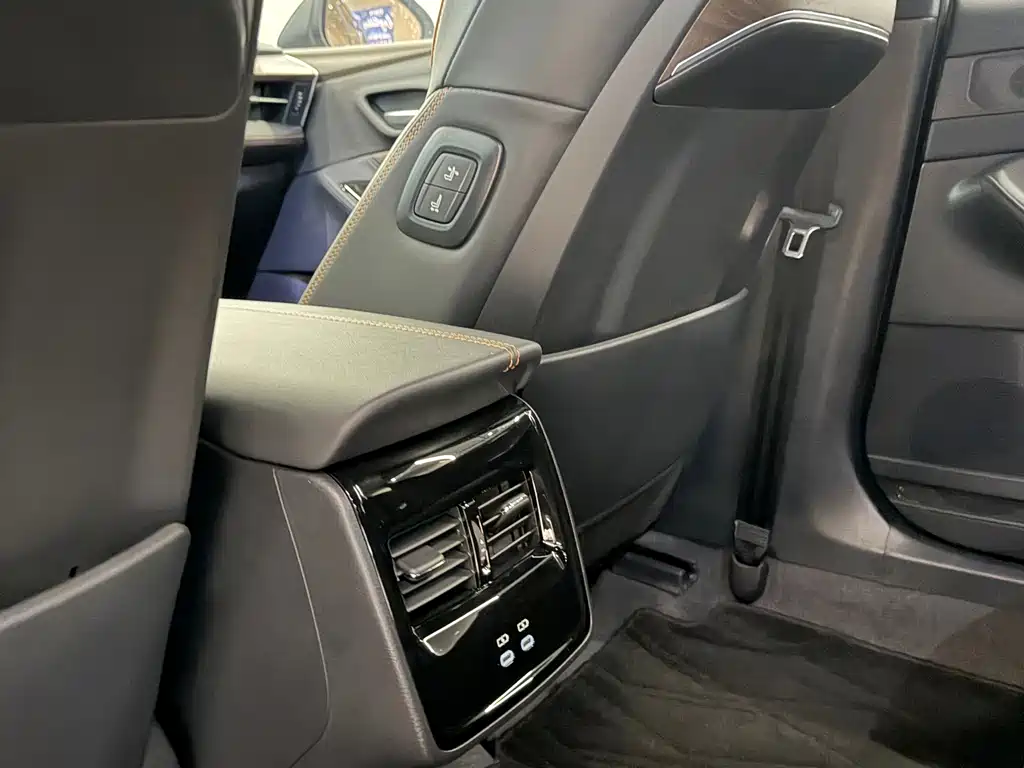 Toyota Avalon — миниатюра 10