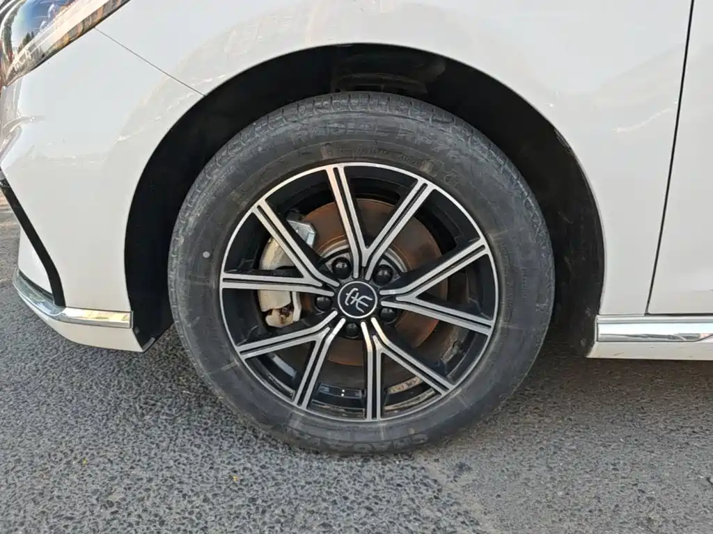 BYD MAX New Energy — миниатюра 23