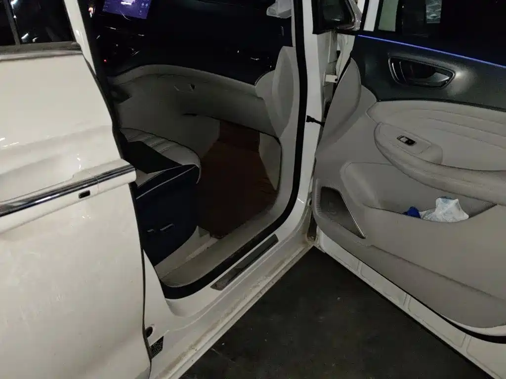 Roewe iMAX8 — миниатюра 18