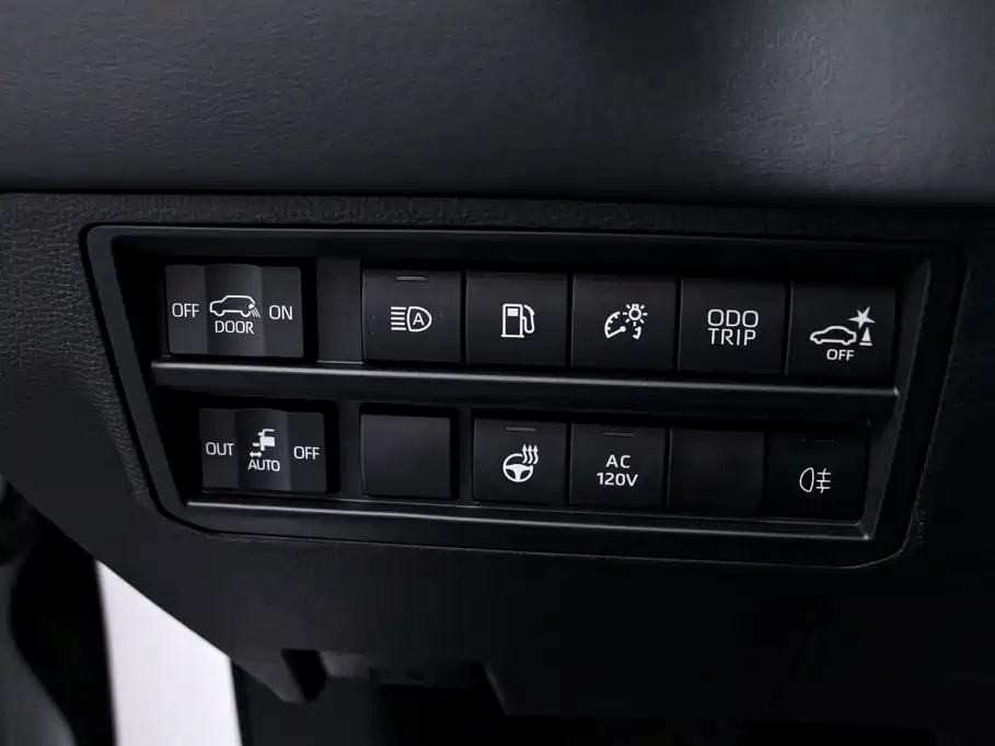 Toyota Sequoia — миниатюра 11