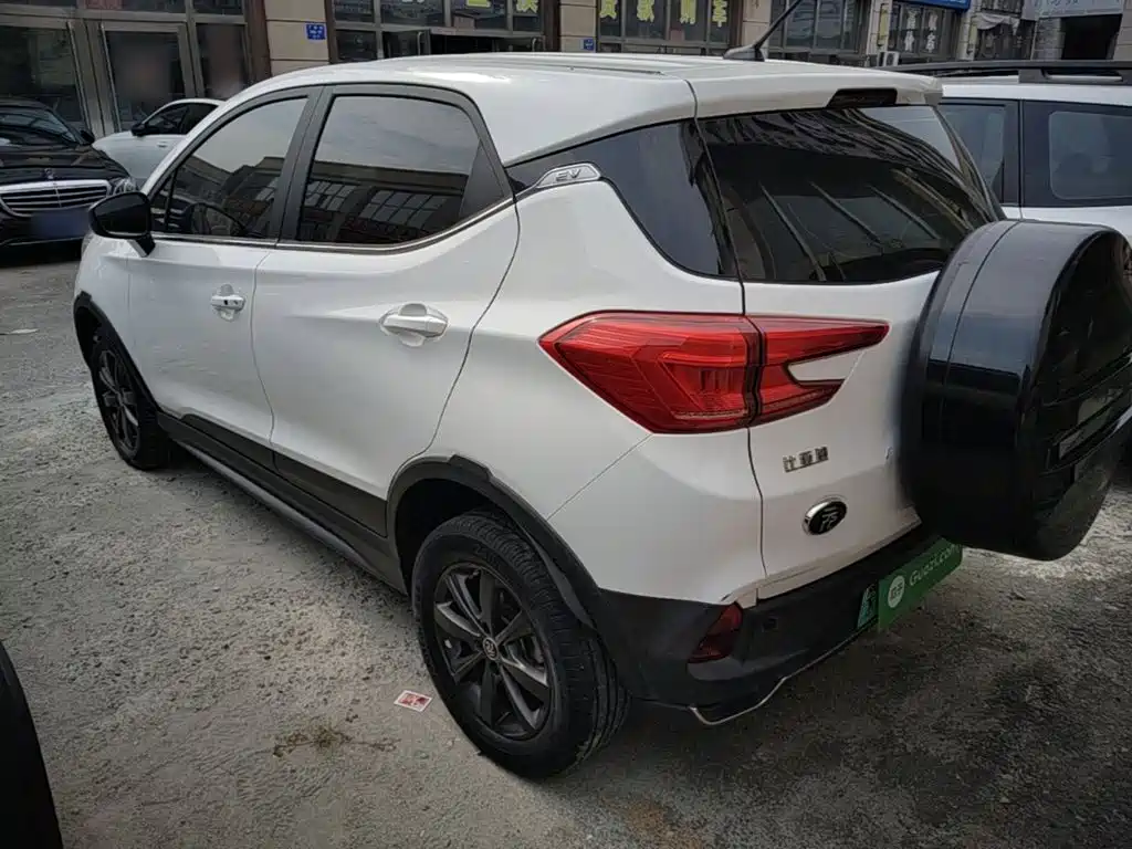 BYD Yuan EV — миниатюра 5