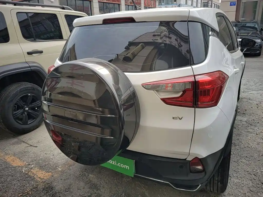 BYD Yuan EV — миниатюра 6