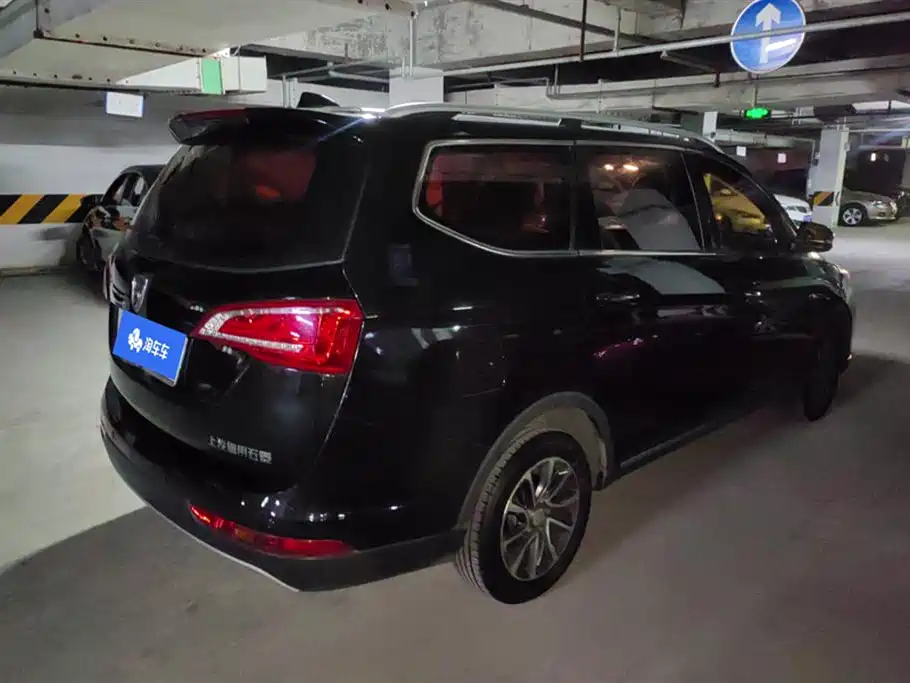 Baojun 730 2017 1.5T MT Premium 7 мест