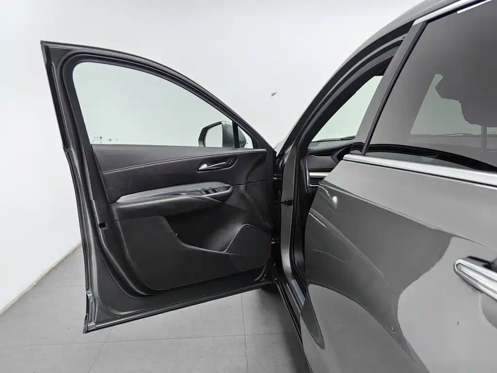 Cadillac XT4 — миниатюра 8