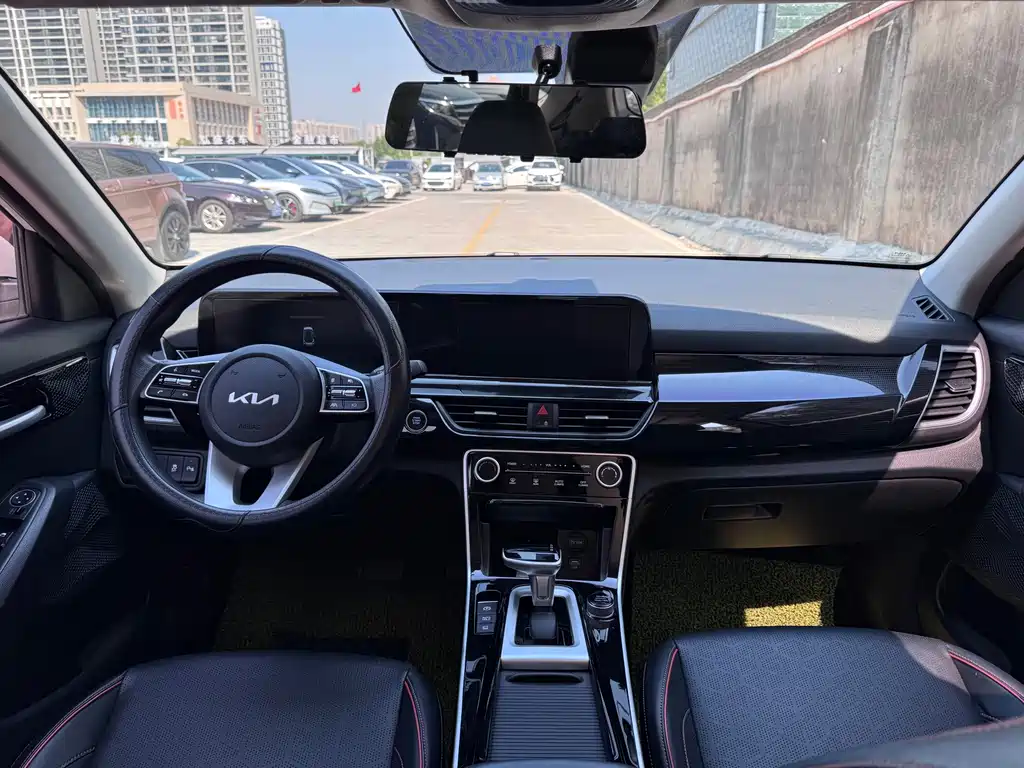 Kia Seltos — миниатюра 13
