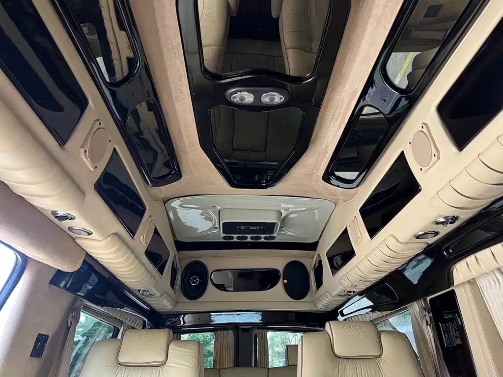 GMC Savana 2011 6.0L 7 мест