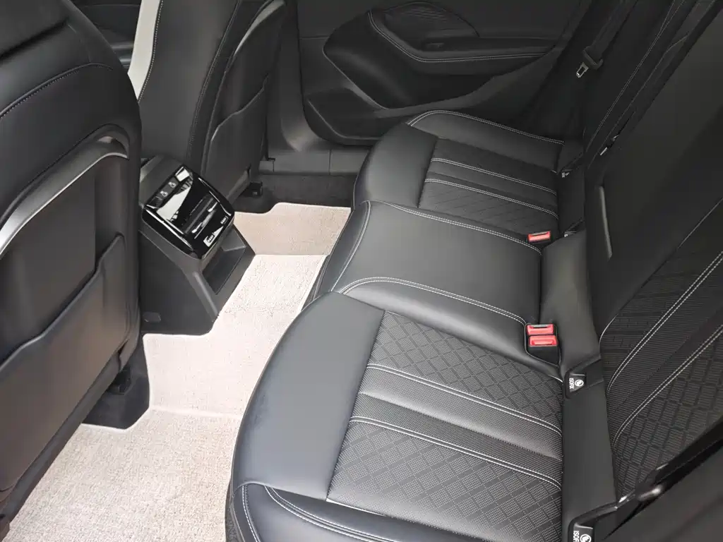 Audi A5L — миниатюра 6