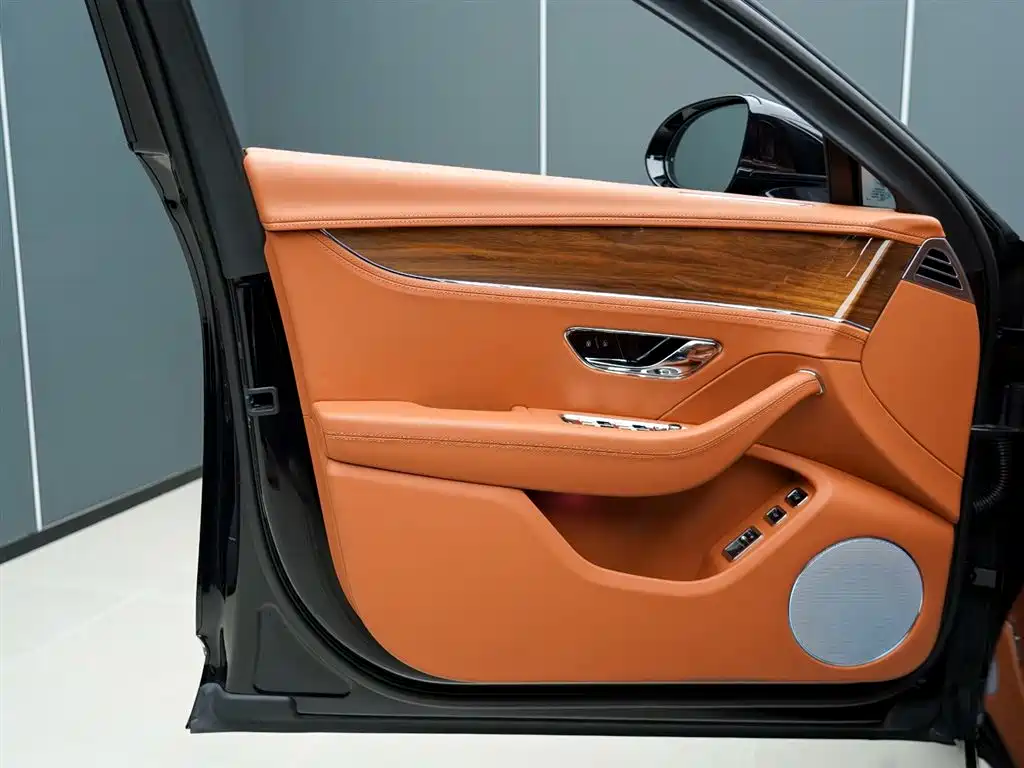 BENTLEY FLYING SPUR PLUG IN HYBRID