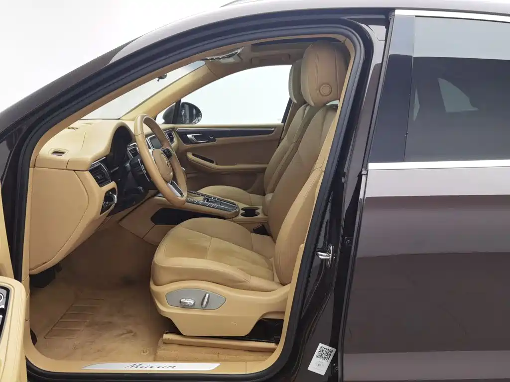 Porsche Macan — миниатюра 10