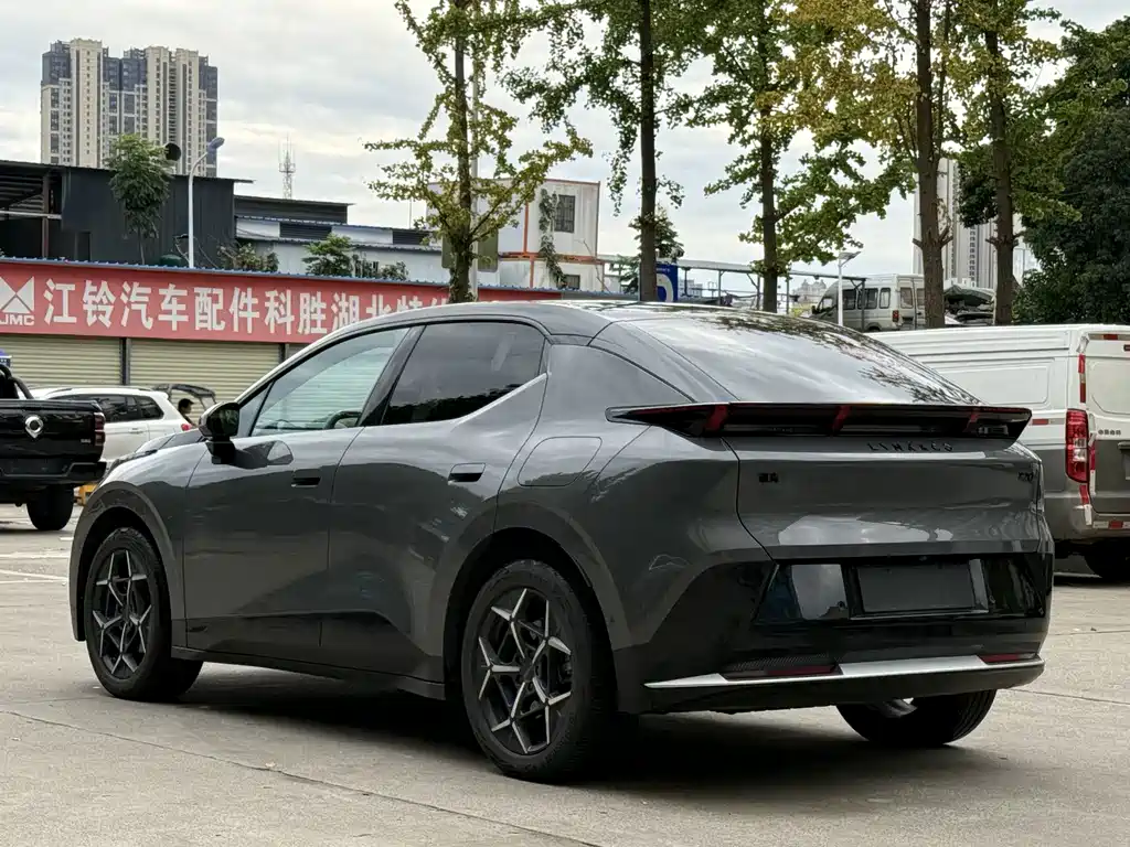 Lynk & Co Z20 — миниатюра 12