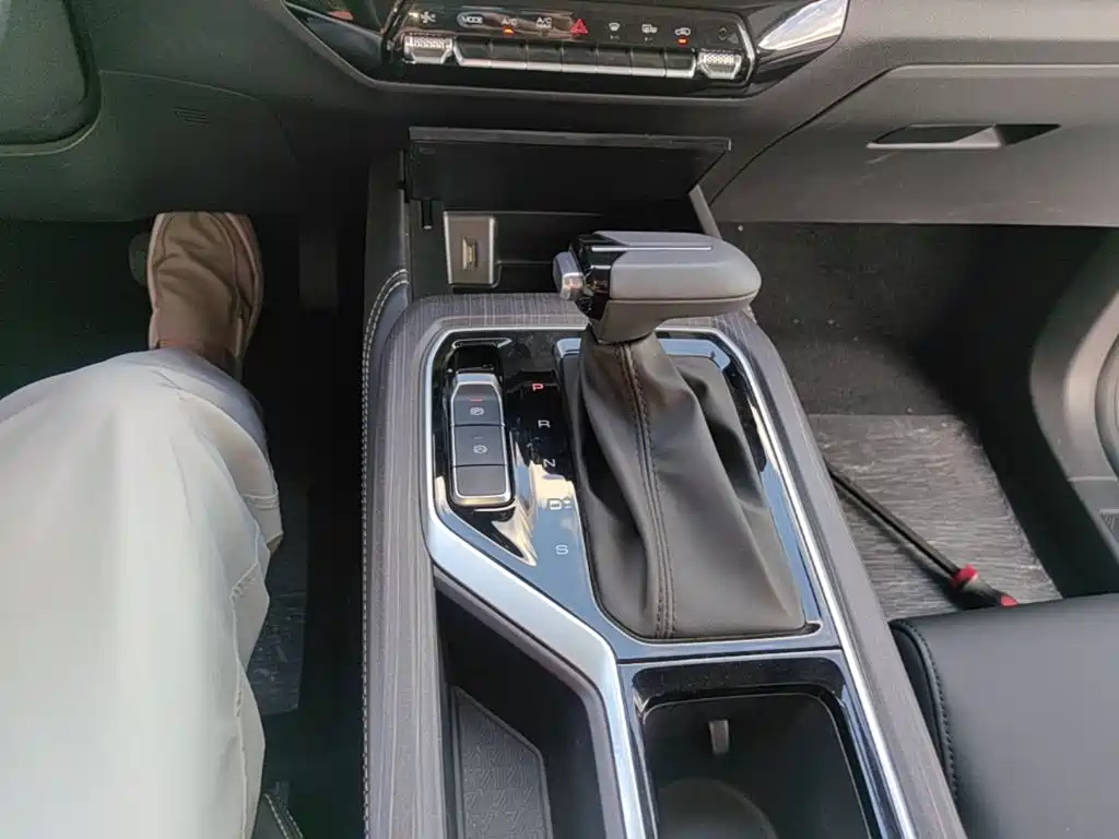 Wuling Jiachen — миниатюра 14