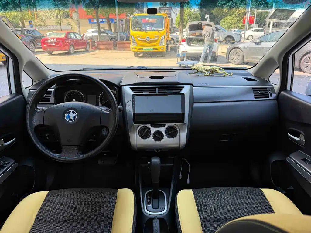 Venucia R50X — миниатюра 9