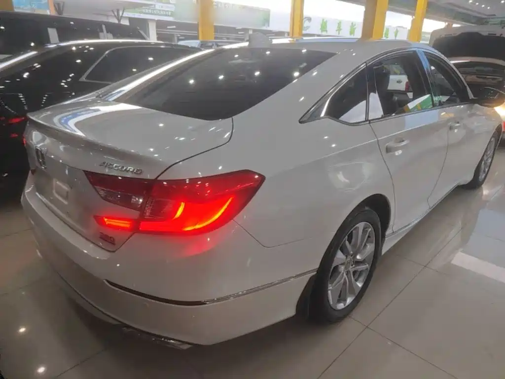 Honda Accord — миниатюра 7