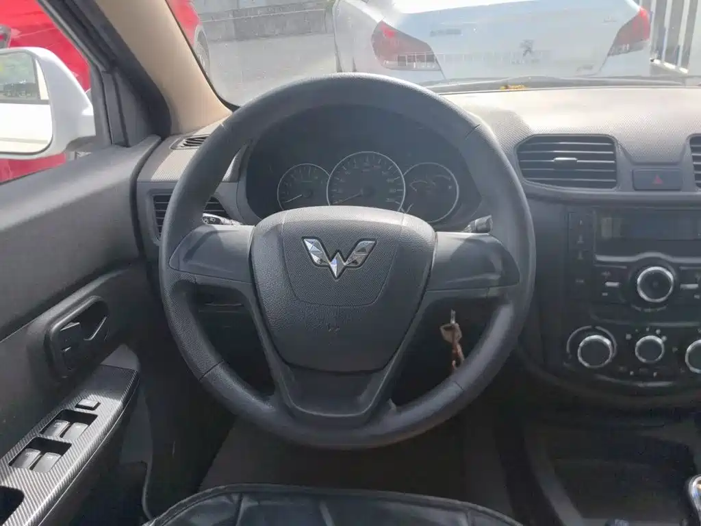 Wuling Hongguang — миниатюра 6