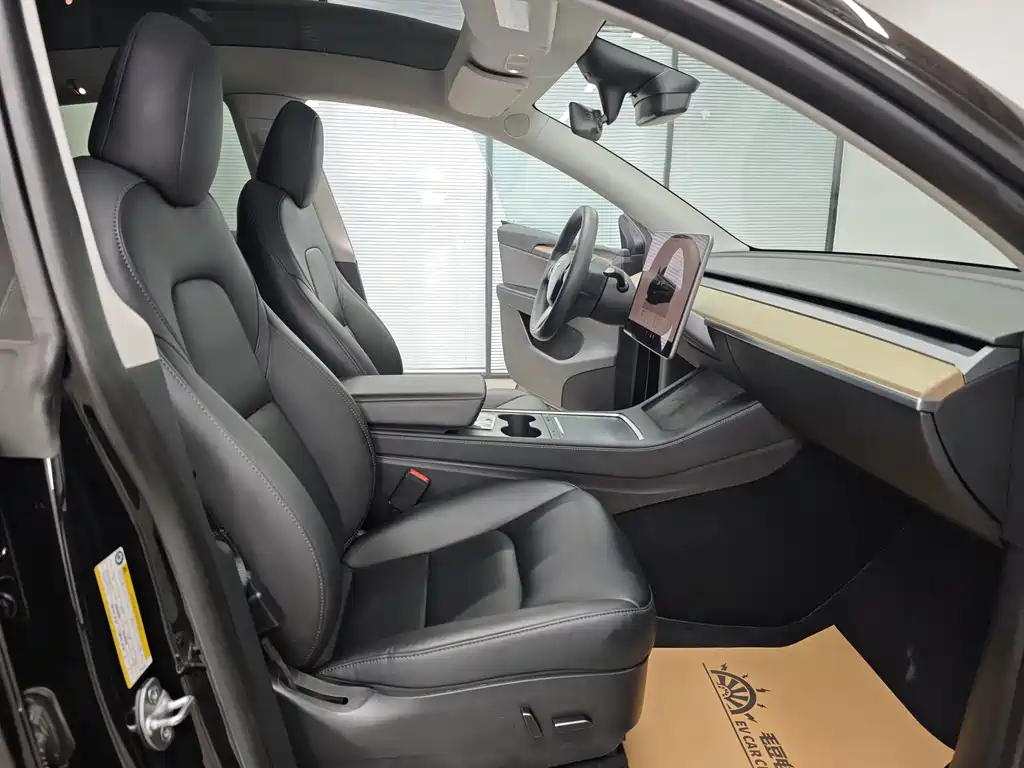 Tesla Model Y — миниатюра 49