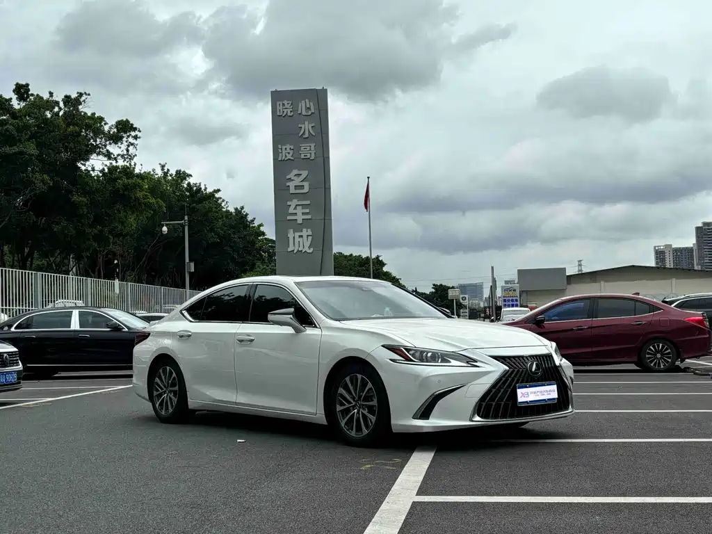 Lexus ES — миниатюра 5