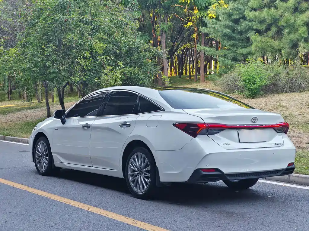 Toyota Avalon — миниатюра 6