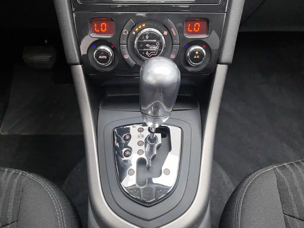 Peugeot 408 — миниатюра 13