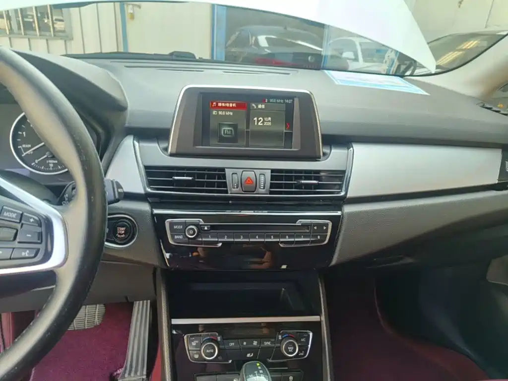 BMW 2 Series Active Tourer — миниатюра 13