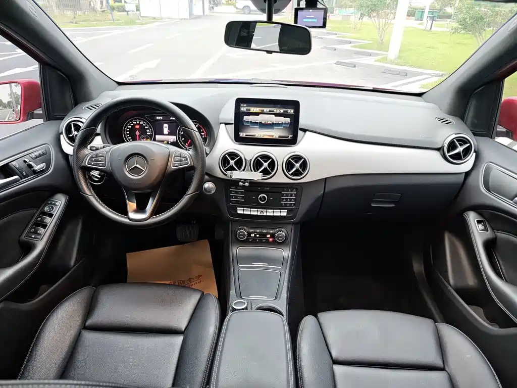 Mercedes-Benz B-Class — миниатюра 8