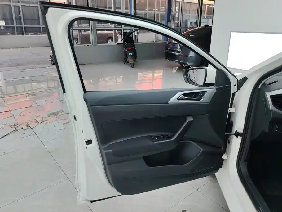 Volkswagen Polo — миниатюра 7