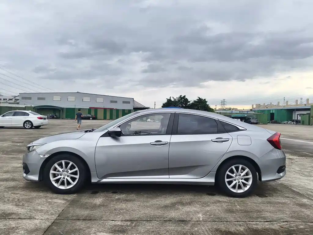 Honda Civic — миниатюра 7