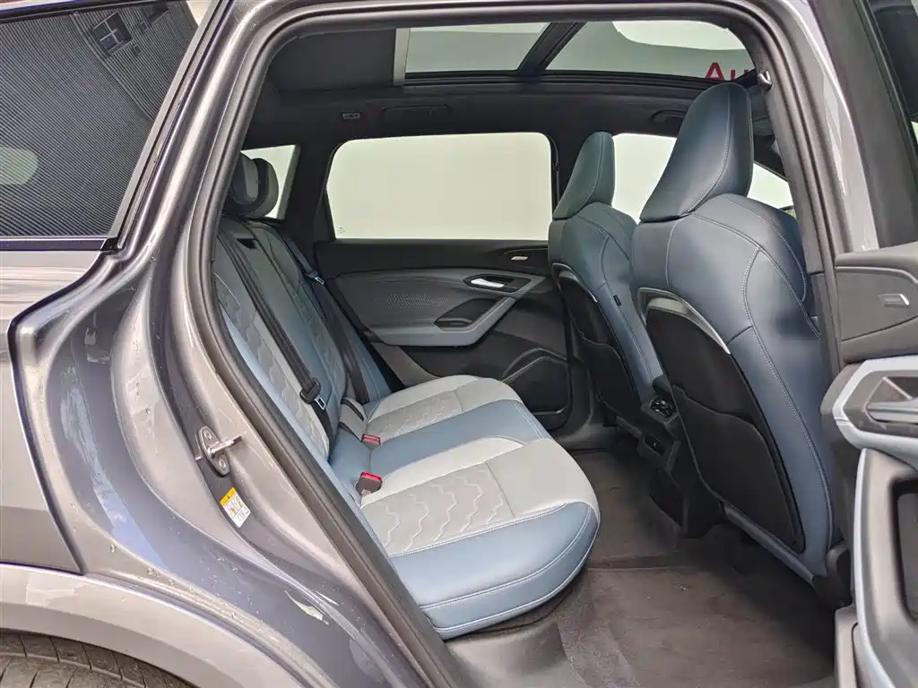Audi Q6L e-tron — миниатюра 12