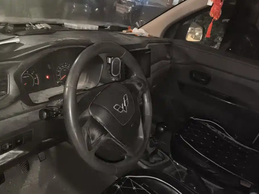 Wuling Hongguang V — миниатюра 12