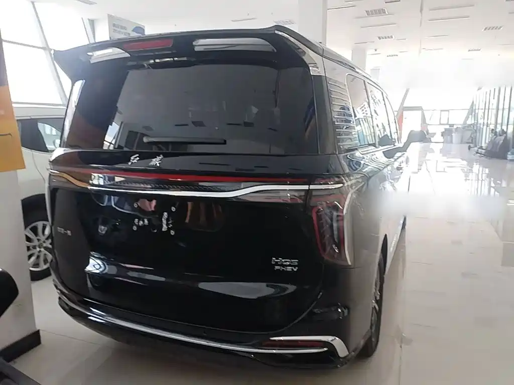 Hongqi Hongqi HQ9 PHEV — миниатюра 6