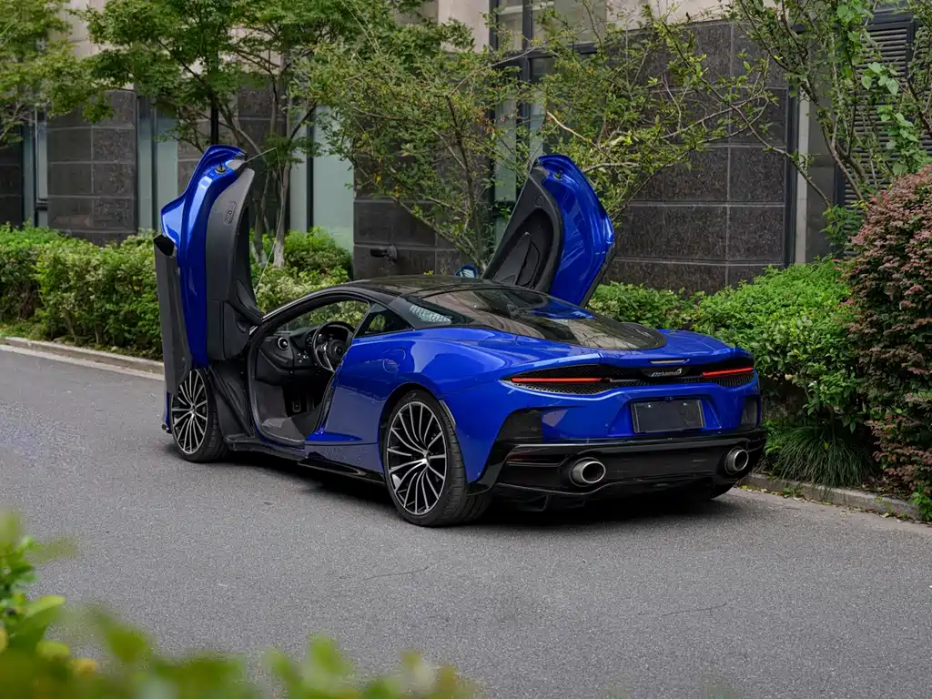 McLaren GT — миниатюра 7