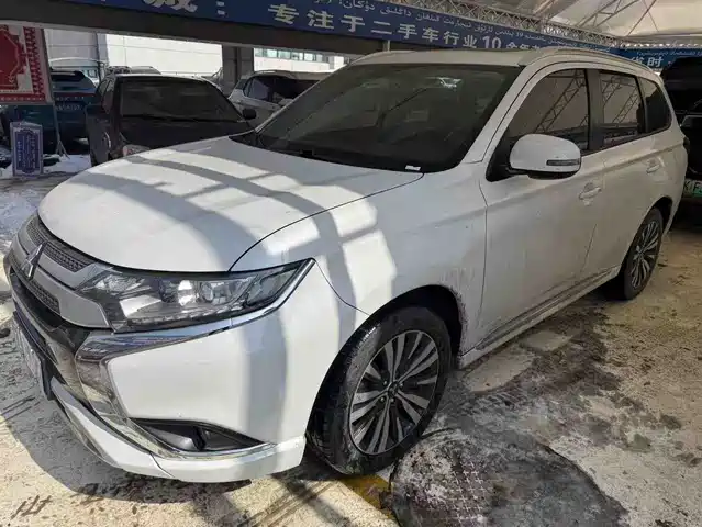 mitsubishi outlander