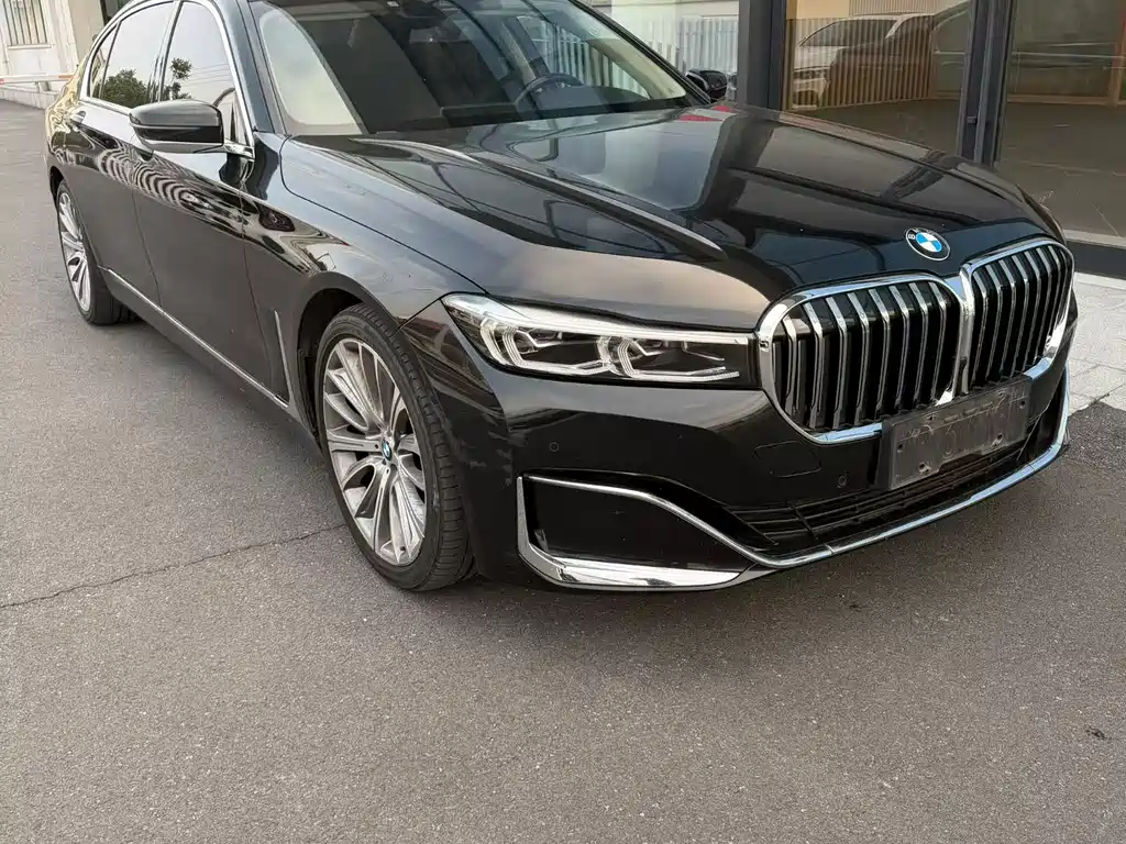 BMW 7 Series — миниатюра 2