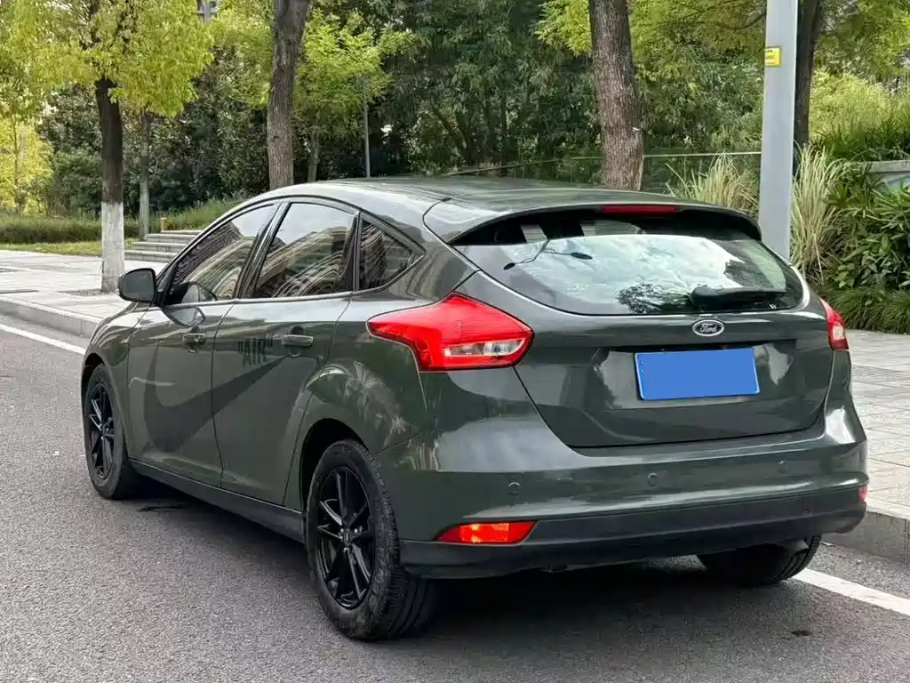 Ford Focus — миниатюра 7