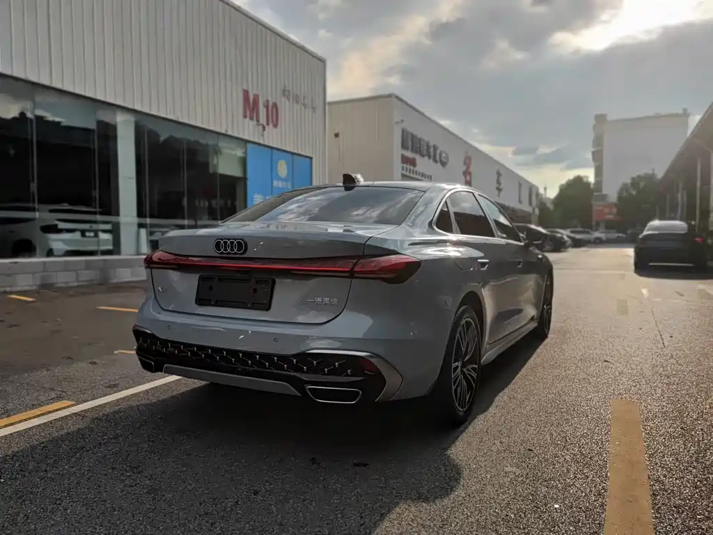 Audi A5L — миниатюра 7