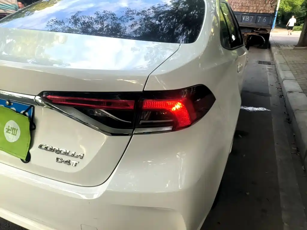 Toyota Corolla — миниатюра 8