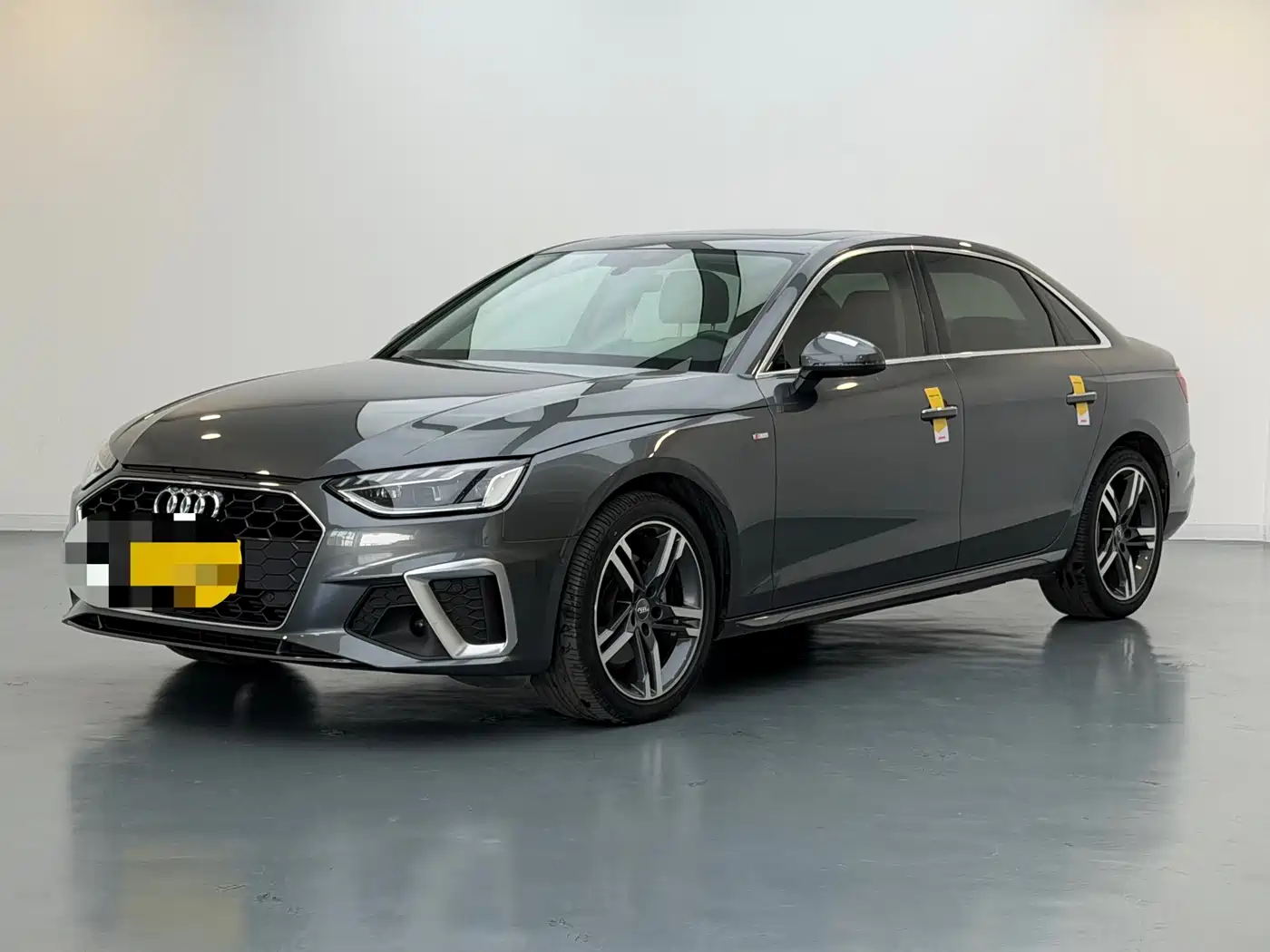奥迪A4L 2022款 40 TFSI 豪华动感型 2022