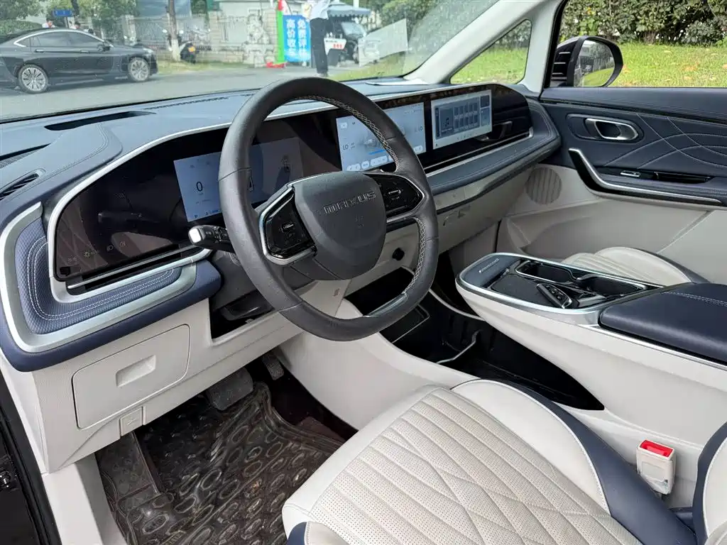 Maxus G90 2022 2.0T мест