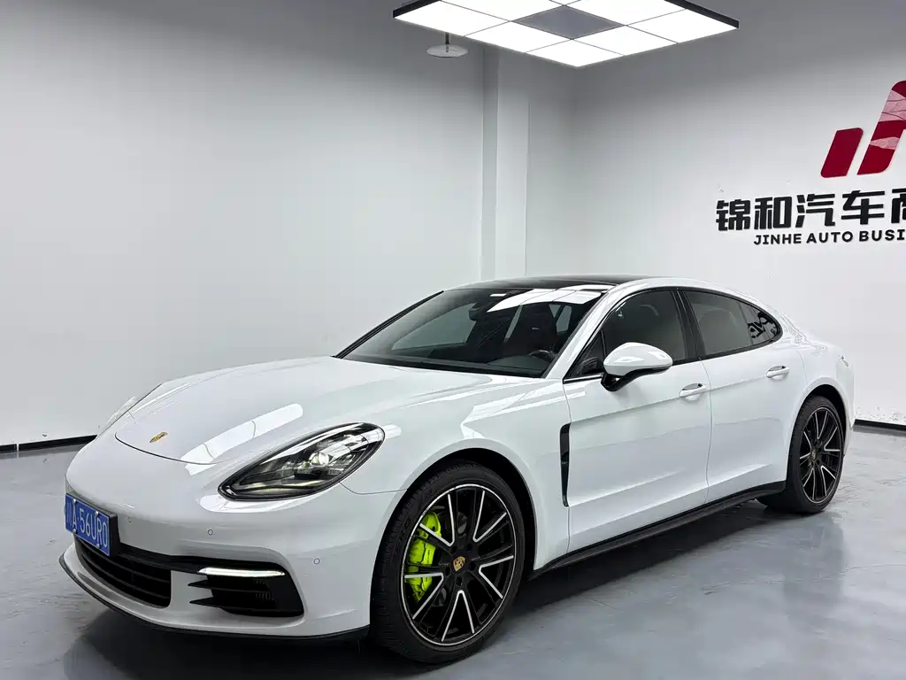 Porsche Panamera 2021