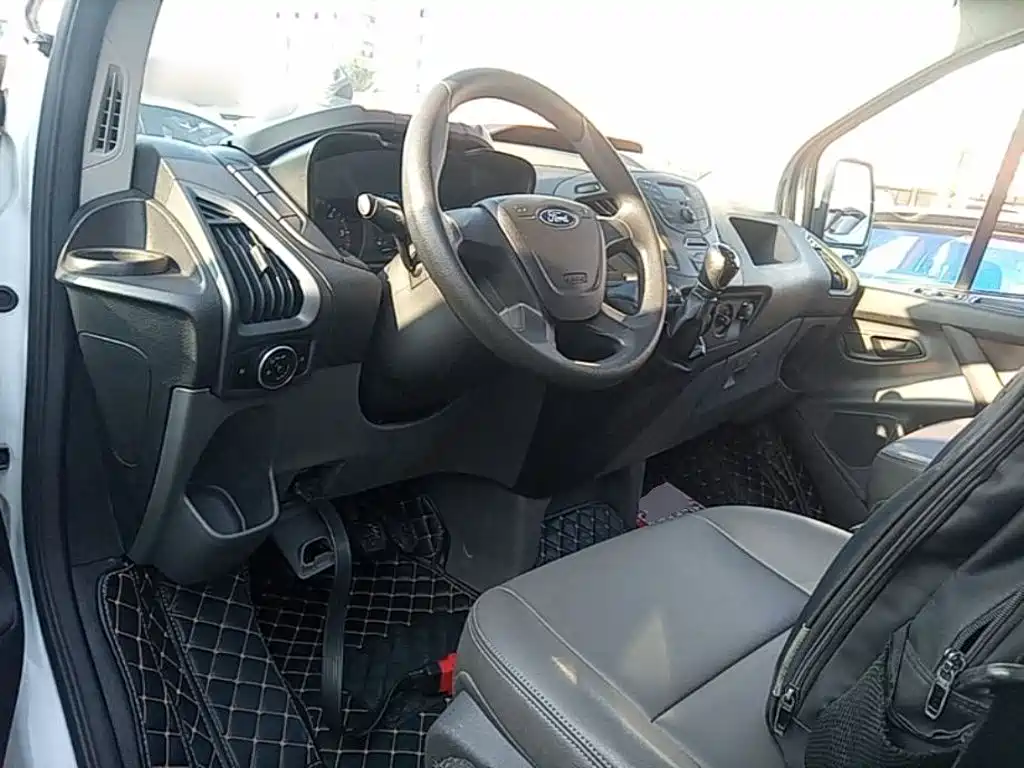 Ford Transit — миниатюра 10