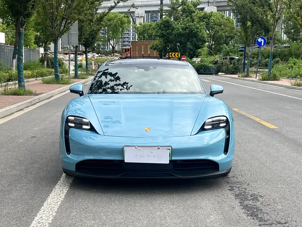 Porsche Taycan — миниатюра 2