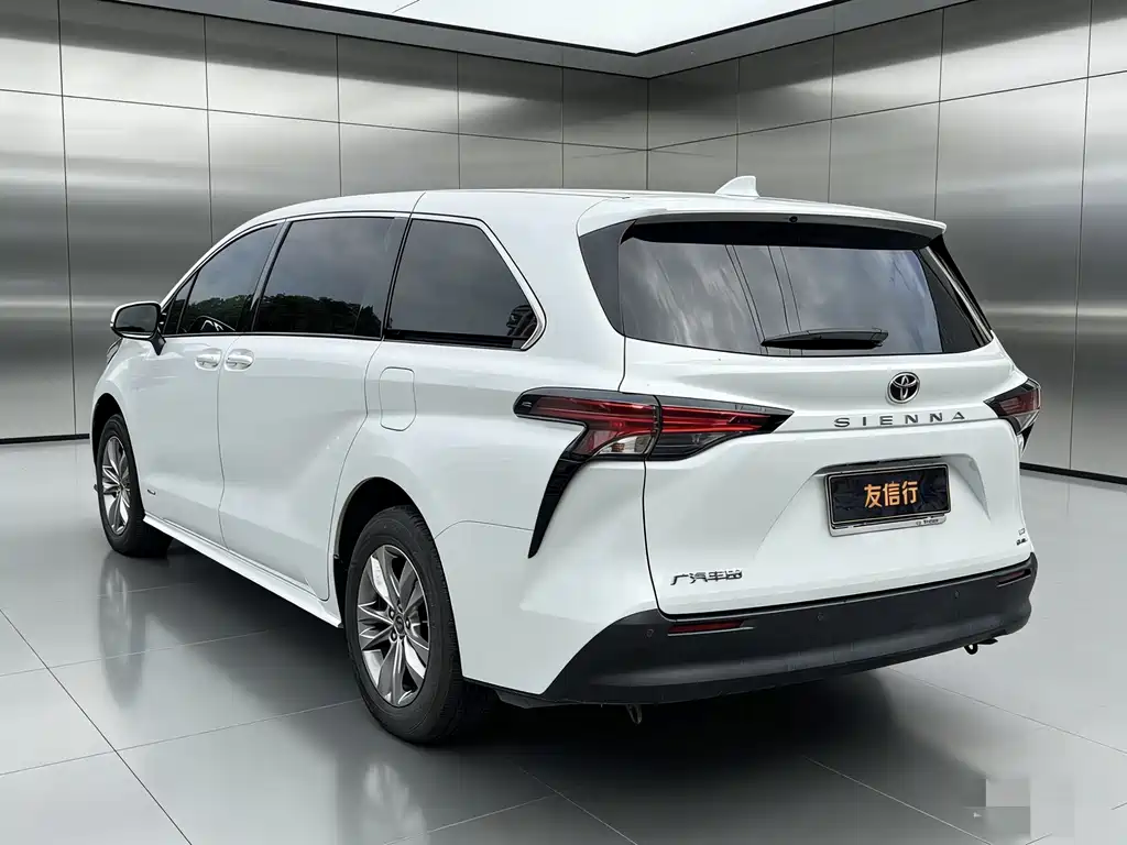 TOYOTA SIENNA