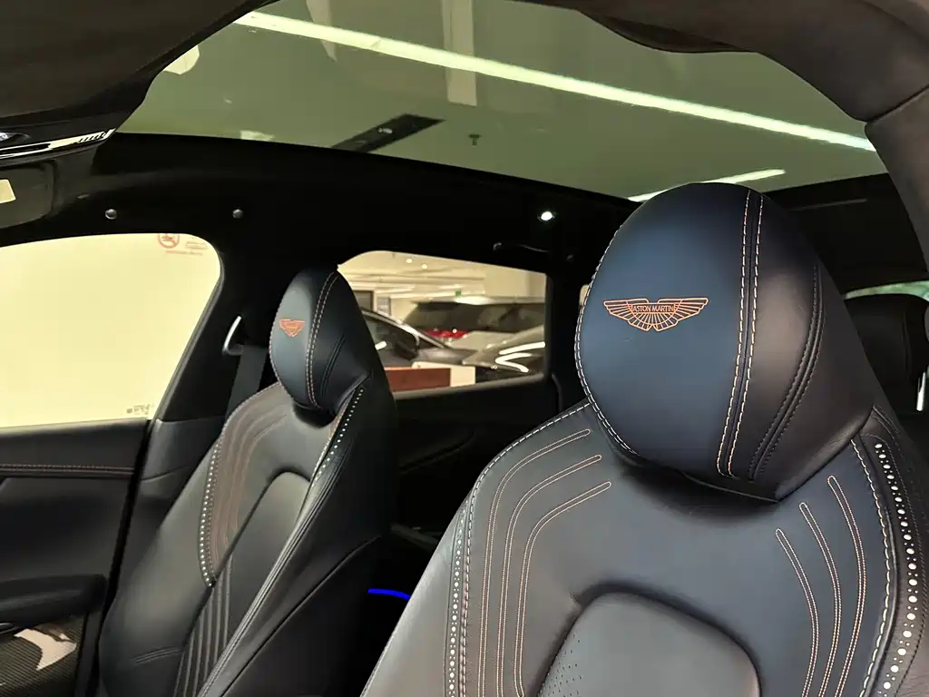 Aston Martin DBX — миниатюра 11