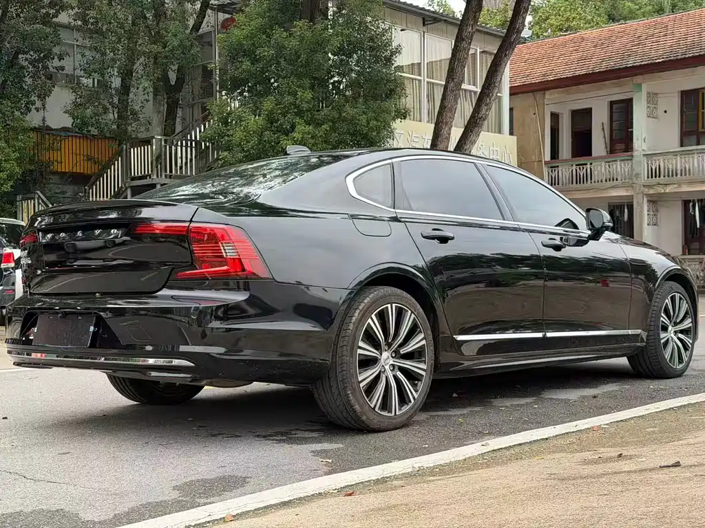 Volvo S90 — миниатюра 8