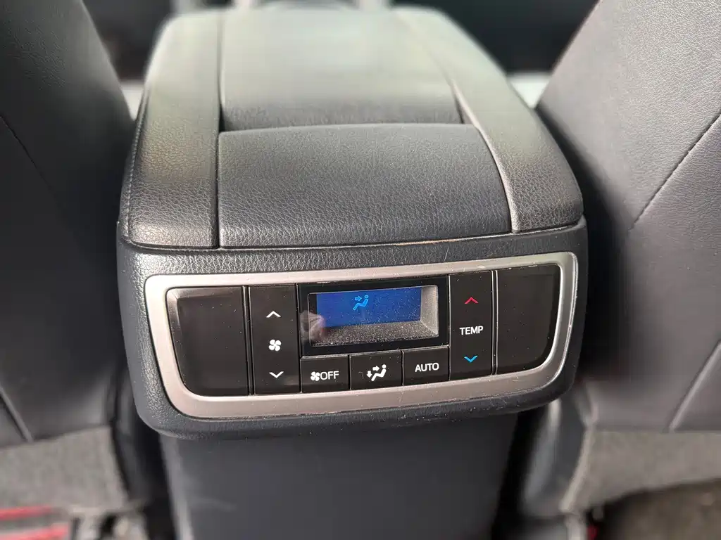 Toyota Highlander — миниатюра 11