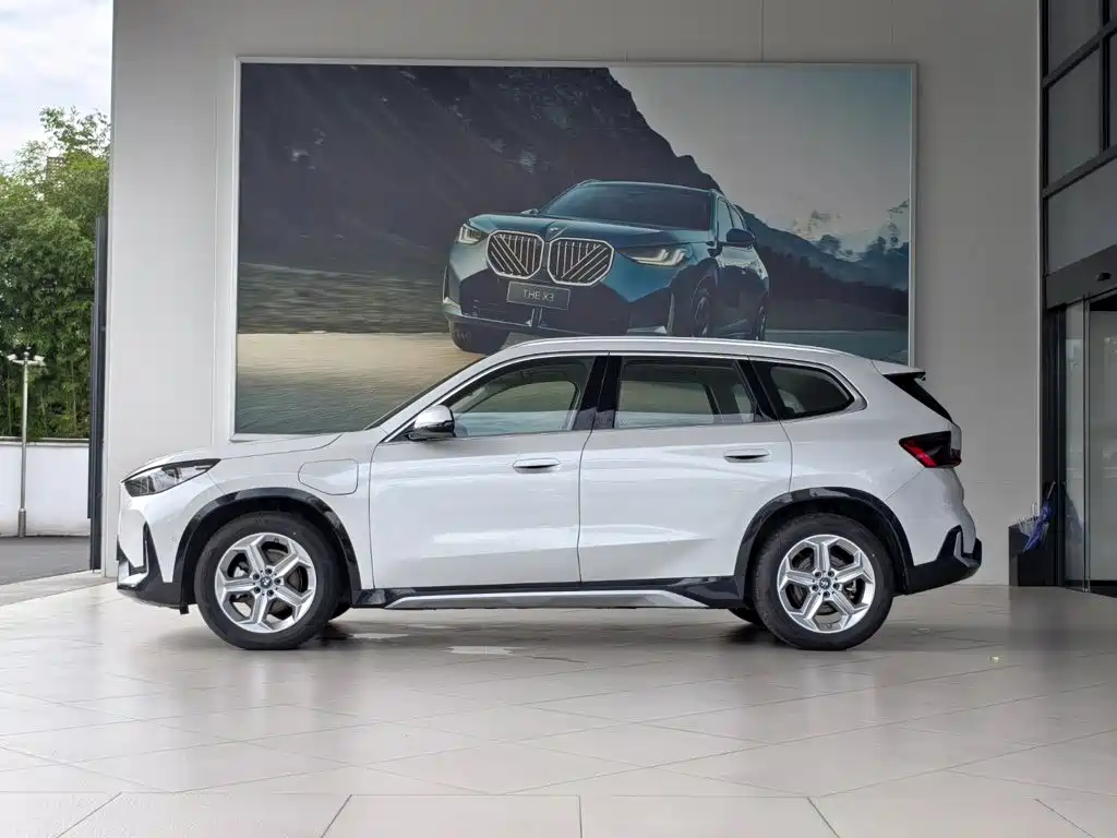 BMW iX1 — миниатюра 4