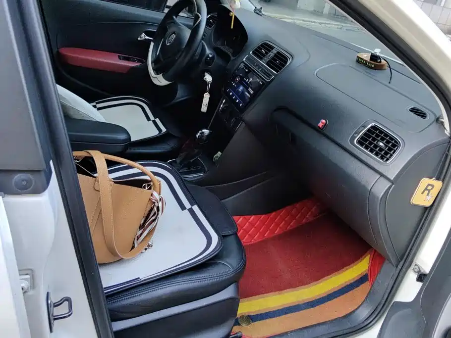 Volkswagen Polo — миниатюра 8