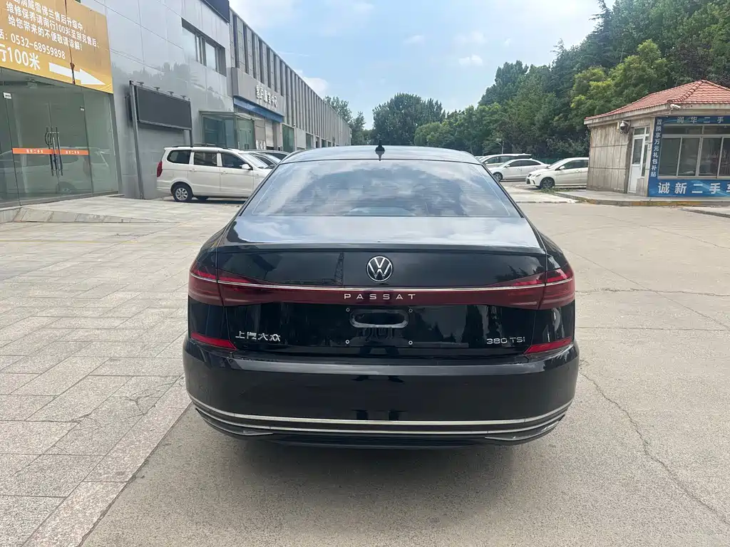 Volkswagen Passat 2024 380TSI